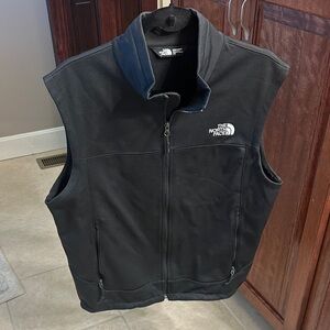 Men’s North Face Vest